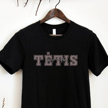 Įkelti vaizdą į galerijos rodinį, Juodi vyriški marškinėliai TĖTIS su vaikų vardais