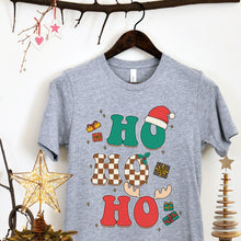 Įkelti vaizdą į galerijos rodinį, Universalūs Kalėdiniai marškinėliai HO HO HO, S-XL