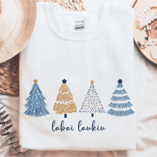 Load image into Gallery viewer, Baltas moteriškas Kalėdinis džemperis "Labai laukiu", S-3XL