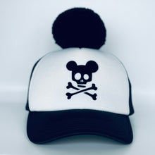 Įkelti vaizdą į galerijos rodinį, Kepurė vasarai KAUKOLIUKAS su dideliu juodu bumbulu