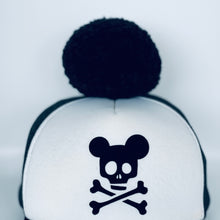 Įkelti vaizdą į galerijos rodinį, Kepurė vasarai KAUKOLIUKAS su dideliu juodu bumbulu