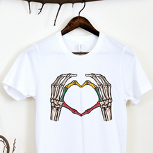 Įkelti vaizdą į galerijos rodinį, Marškinėliai "Širdelė" su Lietuvos atributika, XS-3XL