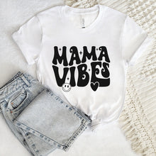 Įkelti vaizdą į galerijos rodinį, Linksmi retro marškinėliai MAMA VIBES, S-2XL
