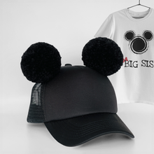 Įkelti vaizdą į galerijos rodinį, Juoda kepurė su dviem bumbulais - ausimis