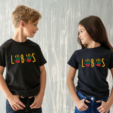 Įkelti vaizdą į galerijos rodinį, Vaikiški marškinėliai su Lietuvos atributika"LABAS", 2-14 metų