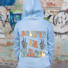 Įkelti vaizdą į galerijos rodinį, Universalus džemperis "Believe in Magic", S-3XL