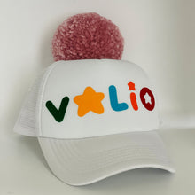 Load image into Gallery viewer, Balta kepurė VALIO su dideliu bumbulu
