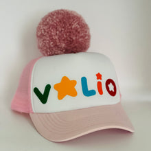 Įkelti vaizdą į galerijos rodinį, Rožinė kepurė VALIO vasarai su dideliu bumbulu
