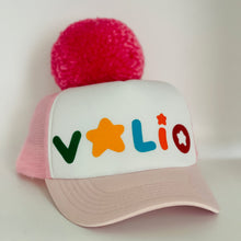 Load image into Gallery viewer, Rožinė kepurė VALIO vasarai su dideliu bumbulu
