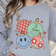 Cargar imagen en el visor de la galería, Kalėdinis džemperis &quot;Su šventėm&quot;, S-3XL
