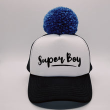 Load image into Gallery viewer, Juoda kepurė SUPER BOY su dideliu mėlynu bumbulu
