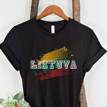 Cargar imagen en el visor de la galería, Juodi Lietuvos marškinėliai &quot;LIETUVA&quot;, XS-3XL
